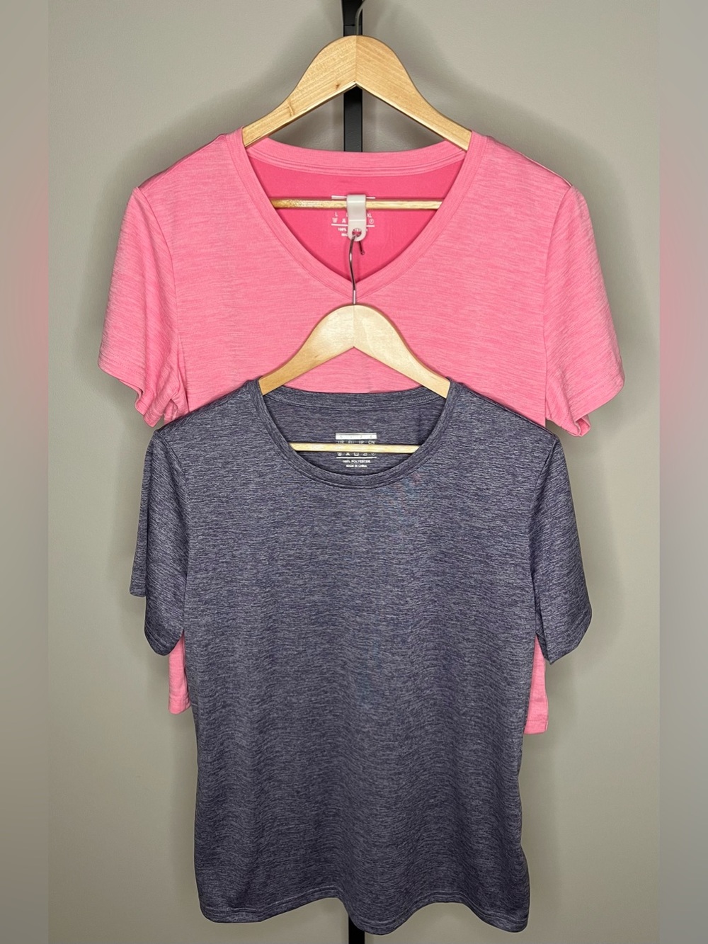 2 Magcomsen Women’s Quick Dry Short Sleeve Shirts (Pink/Purple)-Sz L (Exc Cond)